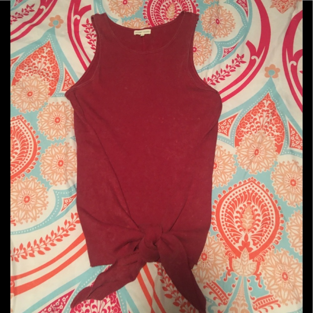 GILDED INTENT SZ SMALL RIBBED TANK . Can be worn multiple ways .